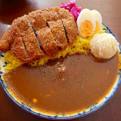 おもろまち「Diletto Curry Via」の進化したカツカレーでお腹いっぱい！