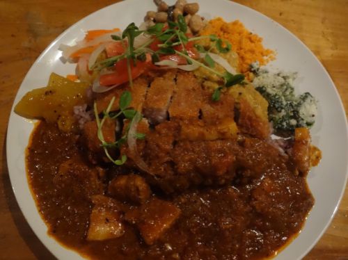 ～所謂カツカレーとは違う非日常性の場所からアプローチされたスーパーカツカレー 虹の仏～