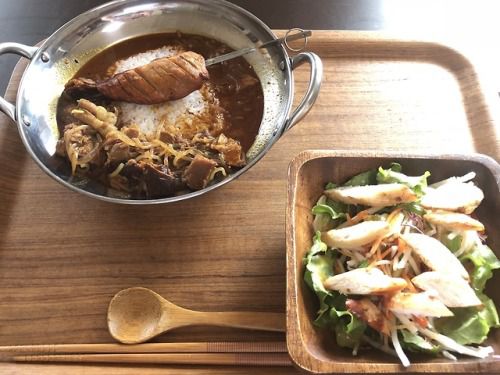 載せ忘れ4
豚の角煮とポークカレーをミックスしたスープカレーっぽいのとチキサラ。
乗っかってる串はサラダチキン→ノンフライの設定温...