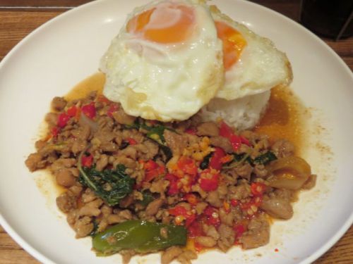 タイ料理「アジアンスマイル代々木店」でいい感じの「ガパオライス」＆「グリーンカレー」