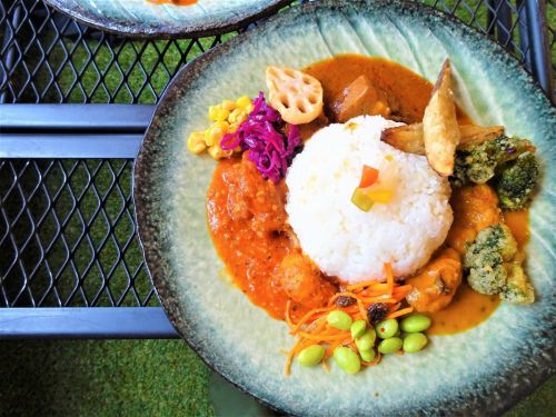 侍.時々 酒肴／札幌大通◆アウトドア気分で美味しさ3割増し！ルゥカレー3種と彩り道産野菜が同時に楽しめるプレートランチ♪