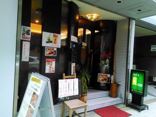 本町のcafe風でワンコイン500円のカレーライスはサラダ付!
