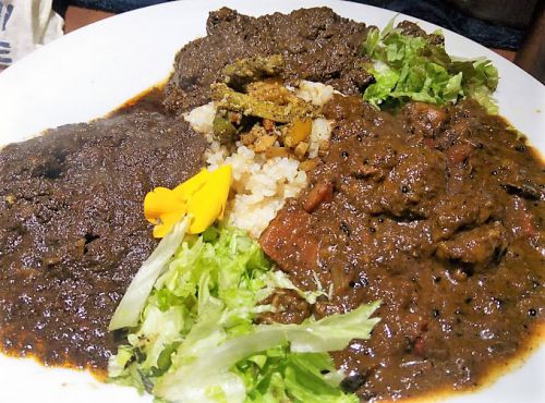 バンブルビー：３色カリー