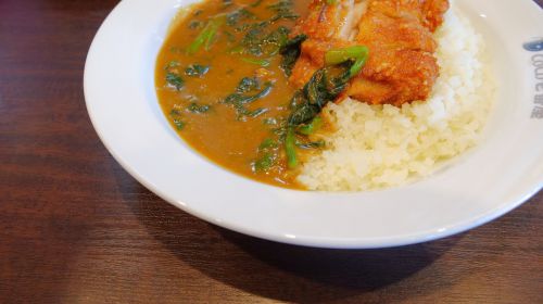 ココイチの低糖質カレー。ライスの代わりにカリフラワーが入ってる！
