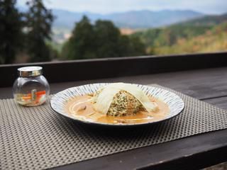 季節ごとに違った趣が楽しめる山の上の大人気カフェで絶品カレー! 豊能郡能勢町 「ほんたき 山のカフェ」