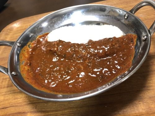 【2019一年分まとめUP】
牛すじカレーの完成形
からの、自分で食べる用の辛さへ調味
自分で食べる分にはこれくらい辛くないと&hellip;