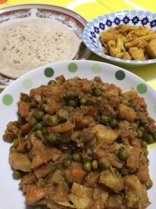 じゃがいも人参グリーンピースのカレー