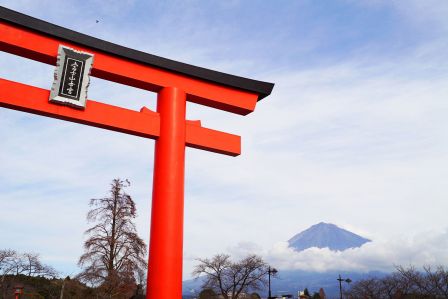 富士に抱かれた街の、ここだけのスパイスカレー。「籠と風呂敷」（富士宮）