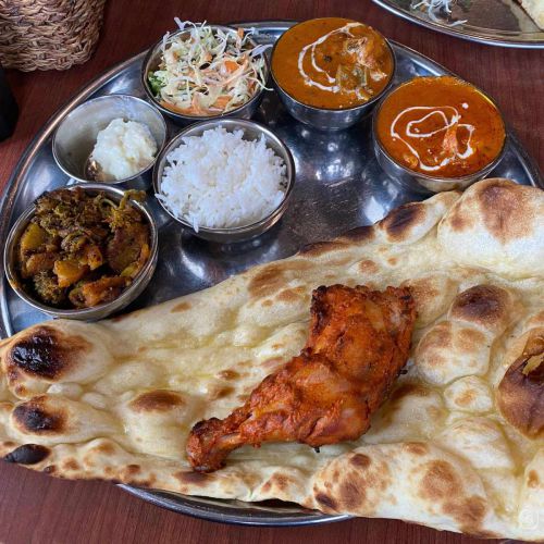 北谷町・うるま市から移転してきた「インディラ」で激辛カレーと激甘スイーツを食べてきた！