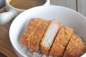 ロースカツカレーの写真