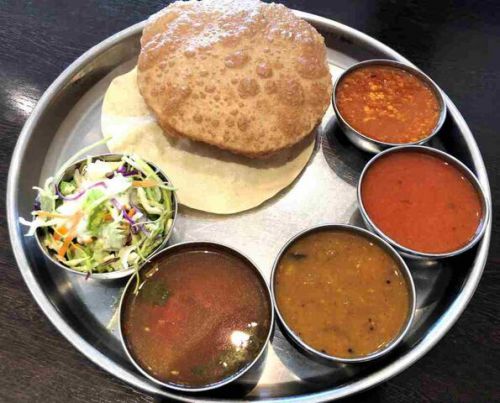 南インド料理「ダクシン東日本橋店」でランチ「本日のカレー3種セット」