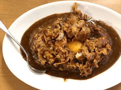 天満『ホルモン食堂 扇町店』~肉の旨味が染み渡る!!ランチ限定のカルビとカレーのミクスチャー☆~