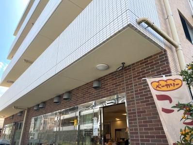 障害のある人とない人がいっしょに働くパン屋さん。「ベーカリー ころ・ころ」（新江古田）