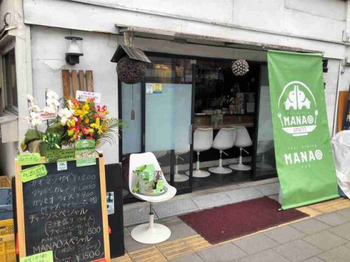 22年2月末オープンの新店「タイダイニング マナオ」(本蓮沼)で「ガパオライス」と「グリーンカレー」(※こだわりのタイ式です!)