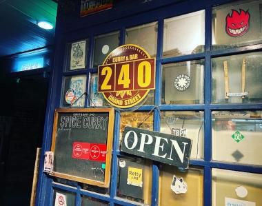 京の夜、創作カレーでスパイス飲み。『curry & bar 240(ニコヨン)』(二条)