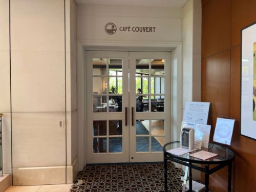 帝国ホテル大阪 『カフェ クベール(CAF&Eacute; COUVERT)』2022年7月1日(金)～2022年8月31日(水）夏恒例のカレーフェアーが開催されてます。