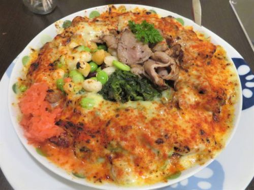 「火星カレー１皿になんと１日に必要な野菜摂取量の６割が使われているー」（※実食は真空豚＋草＋豆＋焼チーズ）