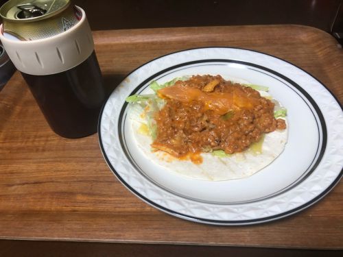 キーマカレーを作ってたのに、分量が少ないからあつまみ用カレー味タコスに切り替わったというお話